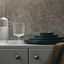 Ferm Living Flow Tallerken Sort Medium