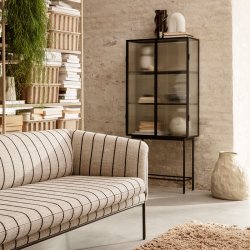 Ferm Living Haze Vitrineskab - Reeded Glass - Sort