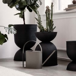 Ferm Living - Hourglass Urtepotte - Large - Sort