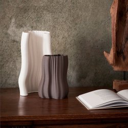 Ferm Living Moire Vase - H20 cm - Anthracite