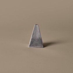 Ferm Living Pyra Incense Cone Burner B�rstet Aluminium