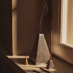 Ferm Living Pyra Incense Cone Burner B�rstet Aluminium