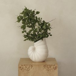 Ferm Living Shell Vase Off-white
