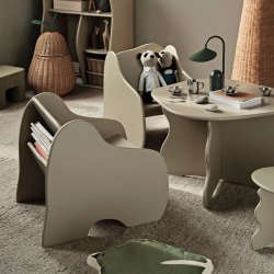 Ferm Living Slope Lounge Stol m/ bogreol - Cashmere