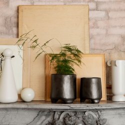 Ferm Living Esca Pot - Medium - Sort