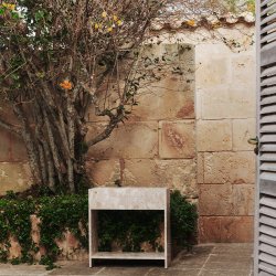 Ferm Living Stone Plant Box Med Hylde Sand