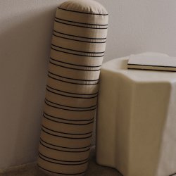 Ferm Living Twill Bolster Pude Cashmere/Sort