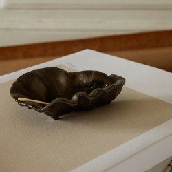 Ferm Living Oyster Bowl - Black Brass