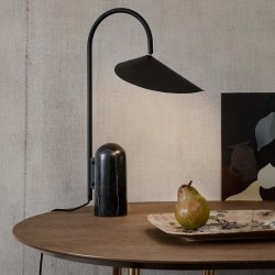Ferm Living - Arum Bordlampe - Sort