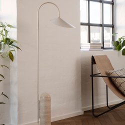 Ferm Living - Arum Gulvlampe - Cashmere