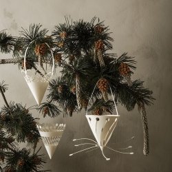 Ferm Living Christmas Paper Cones - Papir Krmmerhuse - St &aacute; 3 stk.