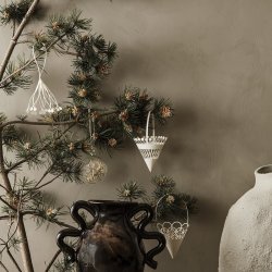 Ferm Living Christmas Paper Cones - Papir Krmmerhuse - St &aacute; 3 stk.