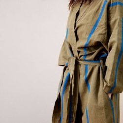 Ferm Living Field Robe Morgenkbe - Olive/Bright Blue