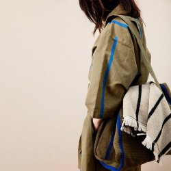 Ferm Living Field Robe Morgenkbe - Olive/Bright Blue