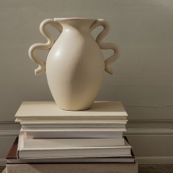 Ferm Living Verso Vase - Cream