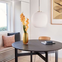 H&uuml;bsch Serene Pendel i Riflet Glas - Hvid/Messing - 42 cm