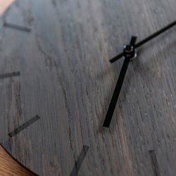 Hemverk Vgur 28 cm - Mrk Eg/Sort Viser