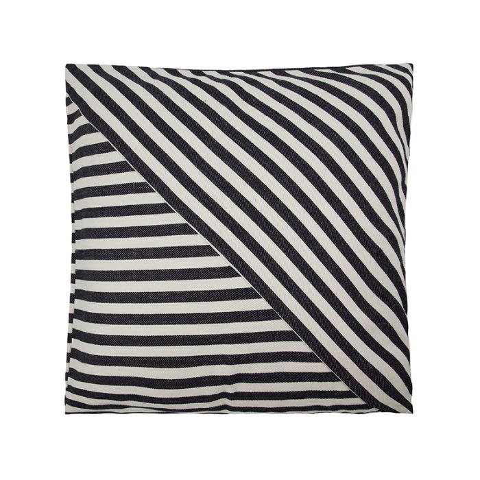 House Doctor Azy Pudebetr�k 50x50 cm Sort/R�hvid