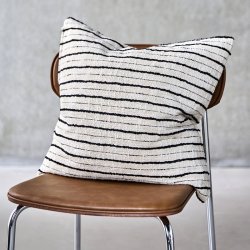 House Doctor Lines Pudebetr�k 50x50 cm Sort/R�hvid