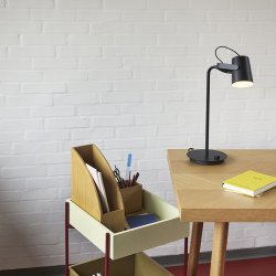 H&uuml;bsch Ardent Bordlampe - Sort