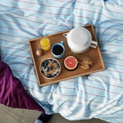 H&uuml;bsch Solace Sengetj - Stribet - Lysebl/Bordeaux