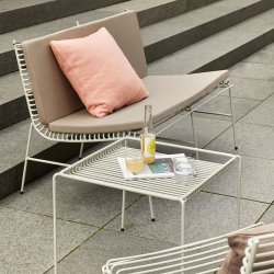 H&uuml;bsch String Sidebord Lysegr