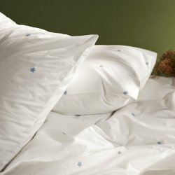 Juna Sengetj Daisy Hvid/Lys Bl 140x220 cm