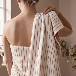 Juna Soft H�ndkl�de Off-white 70x140 cm