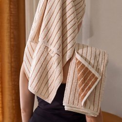 Juna Soft H�ndkl�de Off-white 70x140 cm