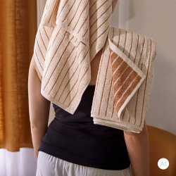 Juna Soft H�ndkl�de Off-white 50x100 cm