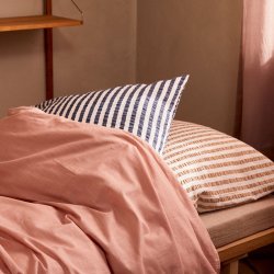 Juna Pudebetrk - Bk&Blge Lines - Mrk Bl/Hvid - 63x60 cm