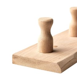 By Brorson - Knagerkke m. 9 knager - Eg