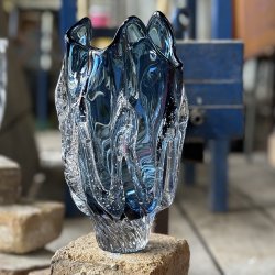 Kodanska Faith Vase 01 Blue Smoke