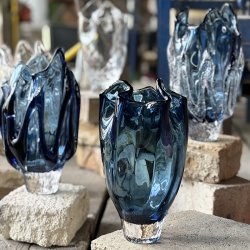 Kodanska Faith Vase 01 Blue Smoke