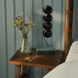 Kreafunk Wakie Vkkeur m/ Bluetooth Hjtaler &amp; Trdls Oplader Nordic Green