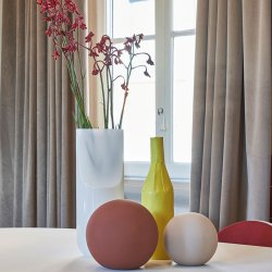 Kristina Dam Studio Serif Vase - Stor