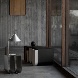 Kristina Dam Studio Cone Bordlampe