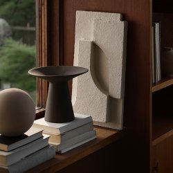 Kristina Dam Studio Serif Relief Small