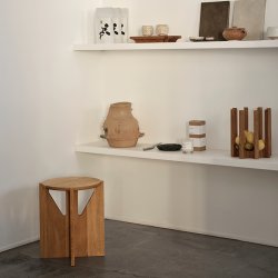 Kristina Dam Simple Stool Taburet Varm Lakeret Eg