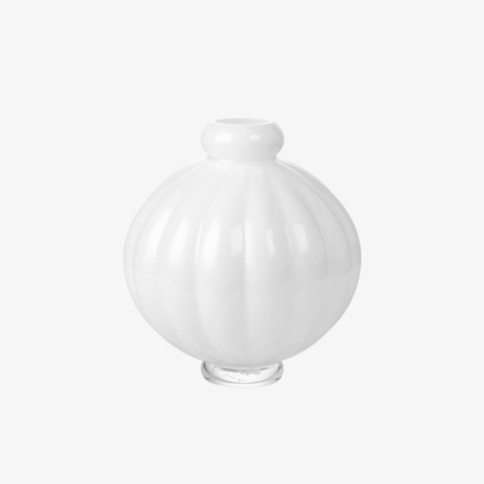 LOUISE ROE Balloon Vase 01 - Opal White