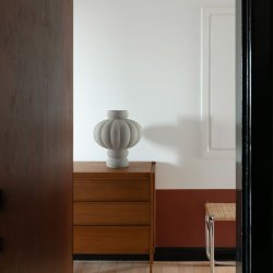 LOUISE ROE Balloon Vase 08 - Sanded Grey