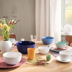 Lyngby Porceln - Rhombe Color Ovalt Serveringsfad - 28,5x21,5 cm - Rosa