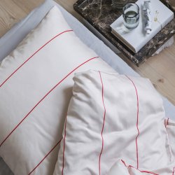Mette Ditmer Sengetj ALIGN Bright Red/Sand 140x200 cm