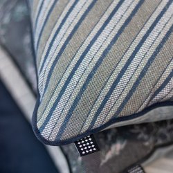 Mette Ditmer ATELIER Pude - 30x50 cm - Diagonal Grey/Light Blue