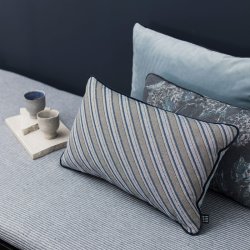 Mette Ditmer ATELIER Pude - 30x50 cm - Diagonal Grey/Light Blue