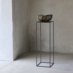 Mette Ditmer CUBIC Piedestal Sort Jern