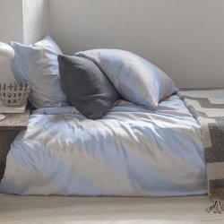 Mette Ditmer Sengetj DIAGONAL Lysebl/Sand 200x220 cm