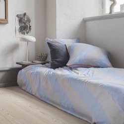 Mette Ditmer Sengetj DIAGONAL Lysebl/Sand 200x220 cm