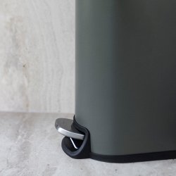 Mette Ditmer MINI-WALTHER Pedalspand Dark Olive