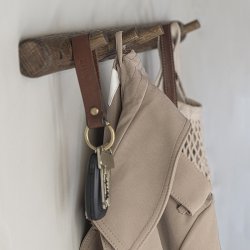 Mette Ditmer ROOTS Knagerkke Mrkolieret Eg